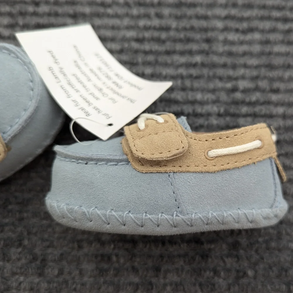 NWT Infant UGGs Lamb Fur Shoes Size Extra Small (1) Boat Shoes, Coastal, Preppy